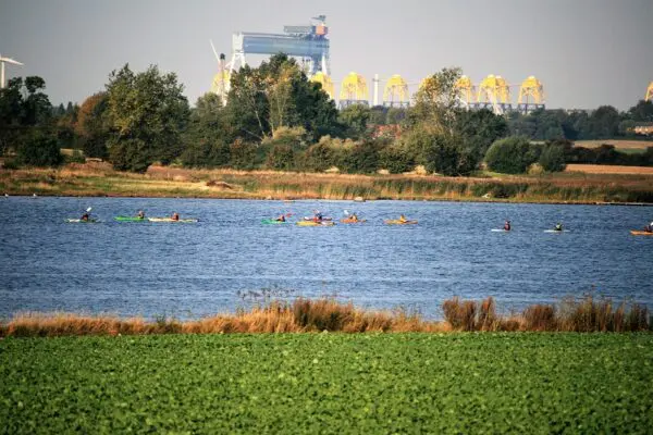 Tour de Kerteminde auf dem Weg an Rødkærgård vorbei Kajakfahren auf dem Kerteminde Fjord