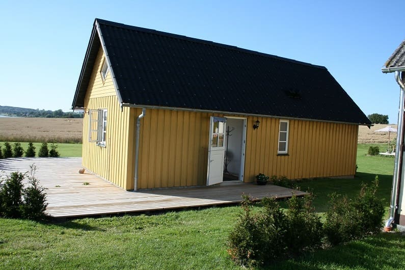Feriehus Syd er et lille sommerhus med plads til 4-5 personer Feriehus Syd er et lille sommerhus med plads til 4-5 personer